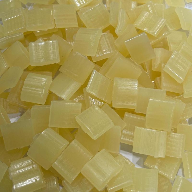 UPT-3191 hot melt adhesive - Chips, pale yellow