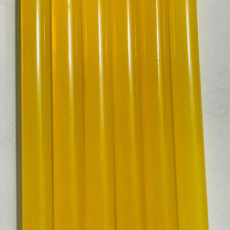 UPT-8220 hot melt adhesive - Sticks, natural yellow
