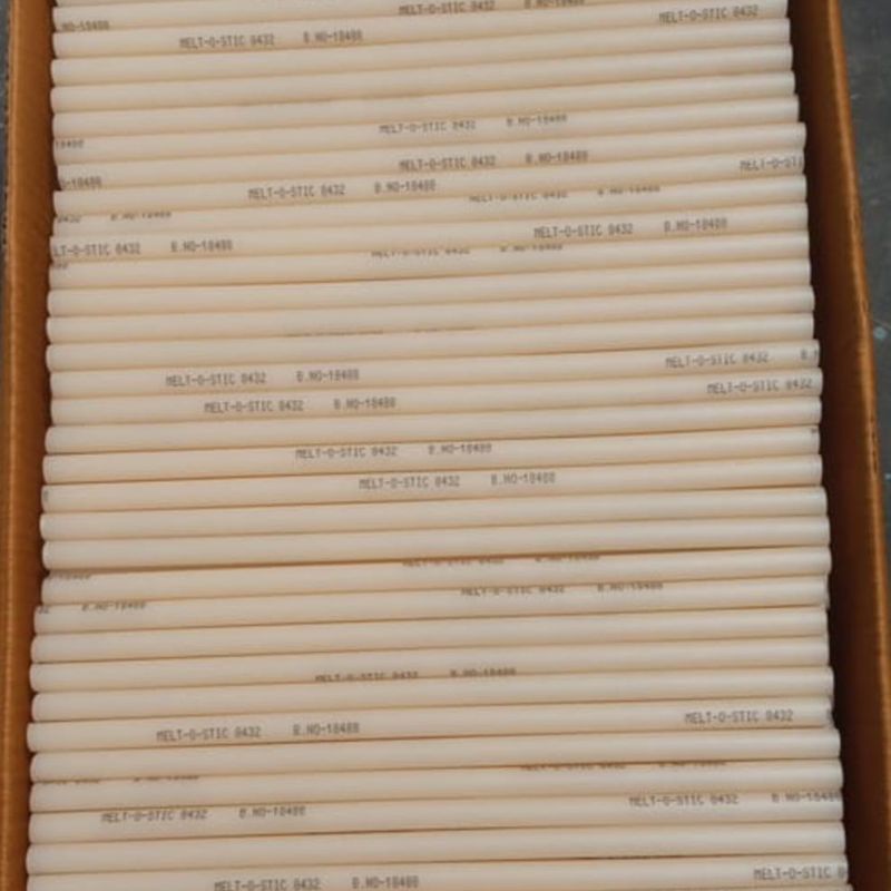 UPT-8432 hot melt adhesive - Sticks, pale yellow / natural white