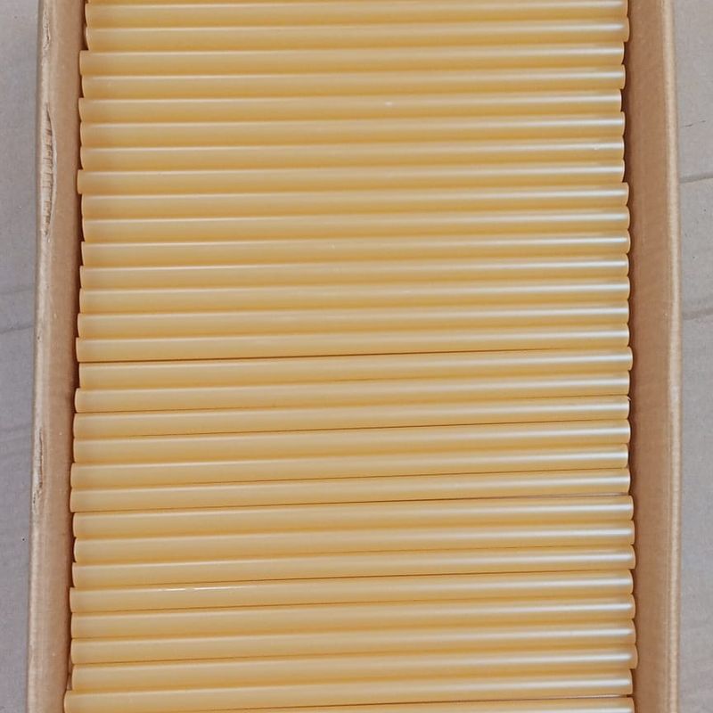 UPT-8747 hot melt adhesive - Sticks, natural yellow